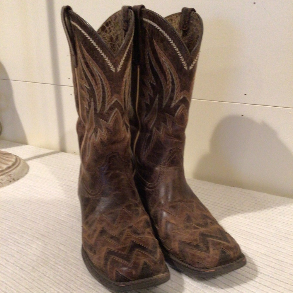 Ariat